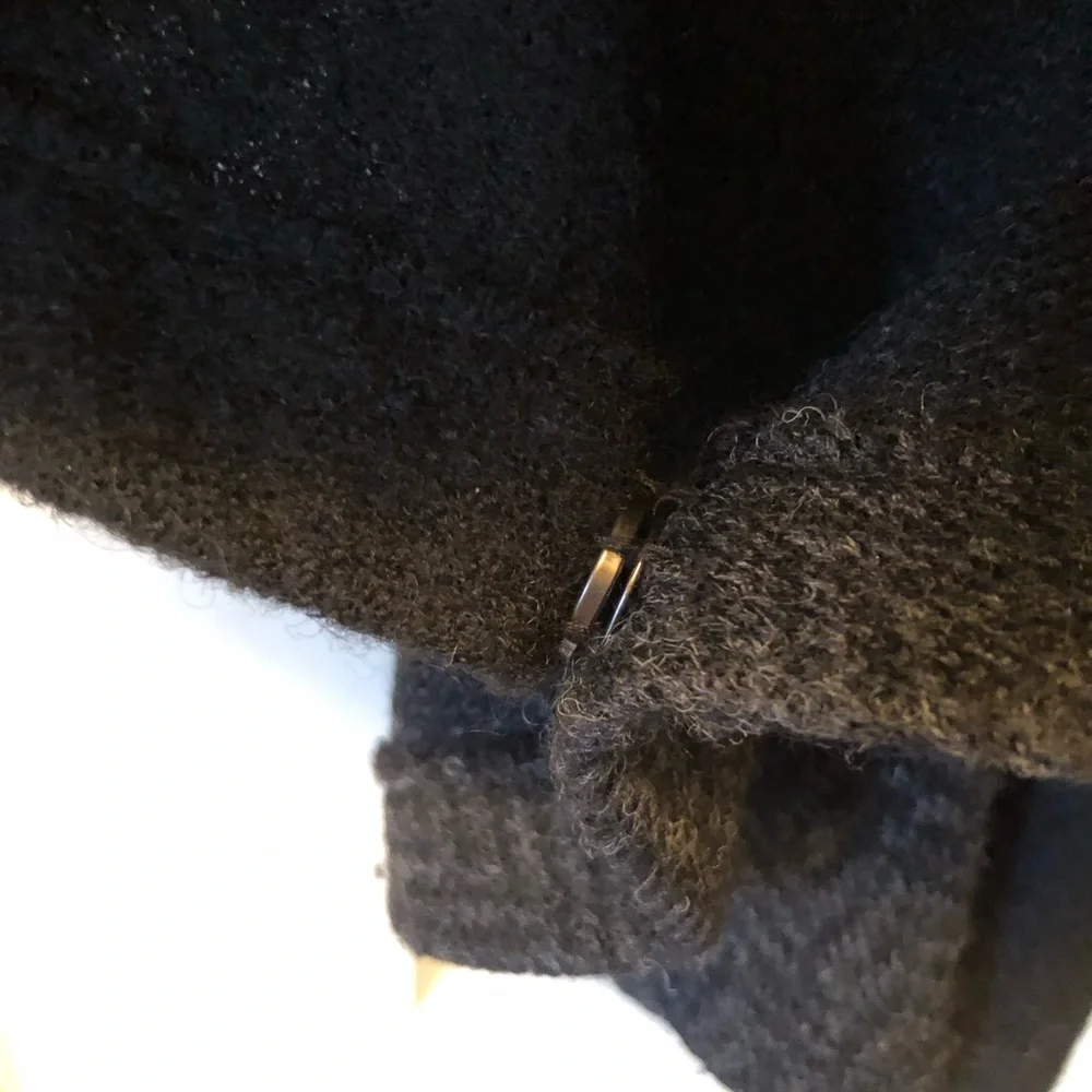 Gray/black cape w/full zipper - Picture 7 of 10
